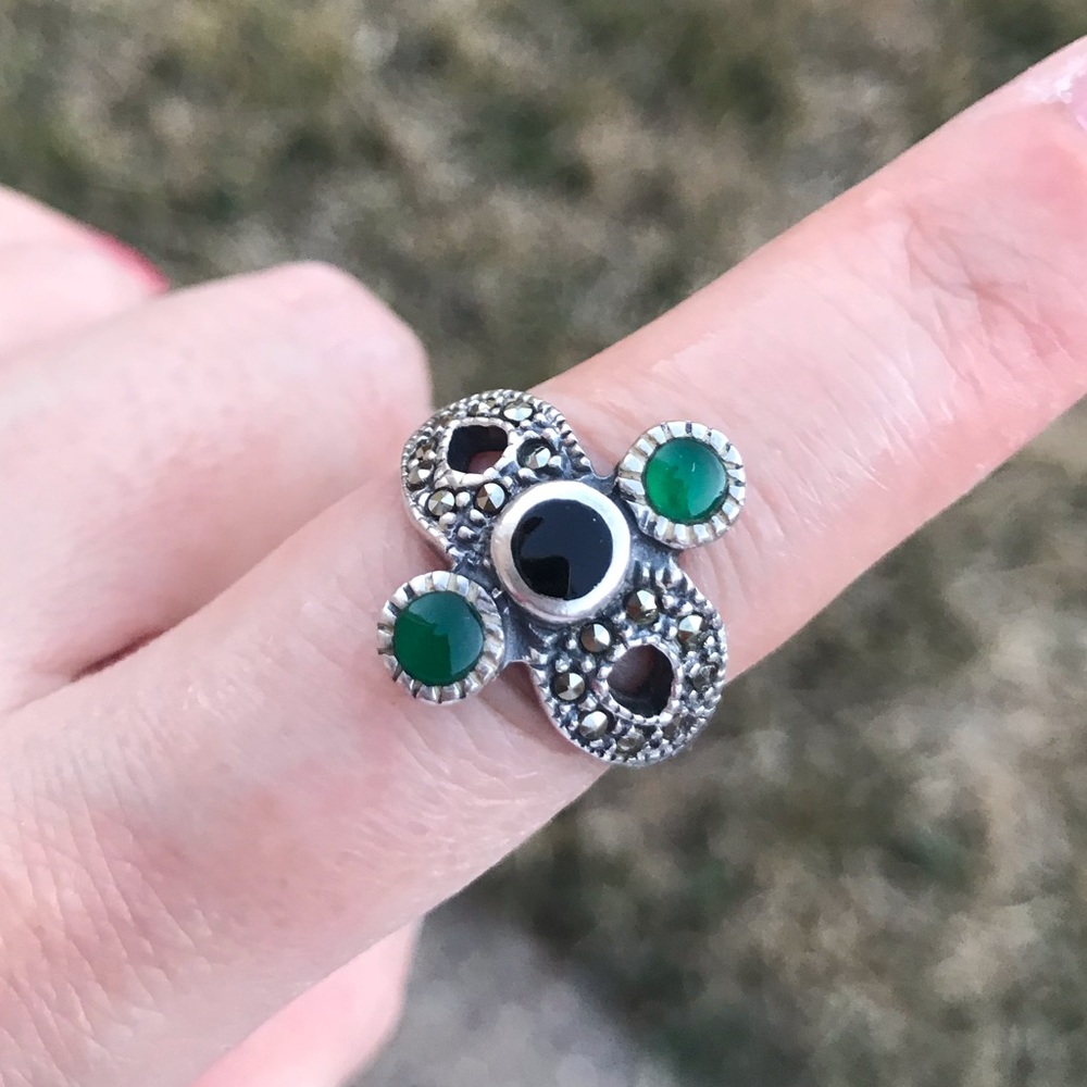 Sterling silver ring with marcasite, size 7.5